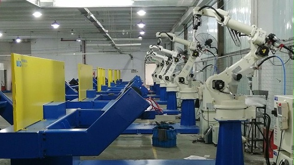 OTC焊接机器人生产线